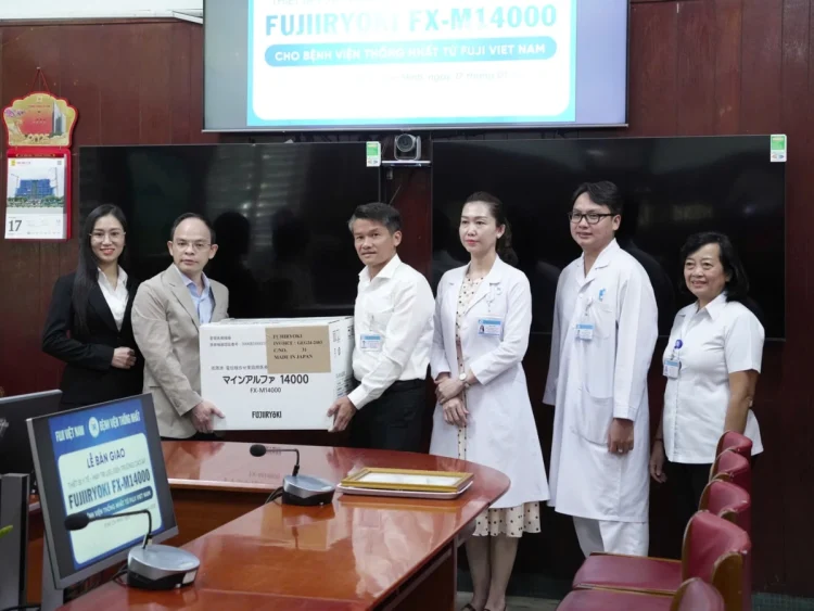 Bệnh viện Thống Nhất ứng dụng công nghệ điện trường cao áp trong hỗ trợ điều trị