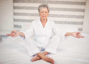 Chứng mất ngủ ở người già xảy ra ở độ tuổi nào?