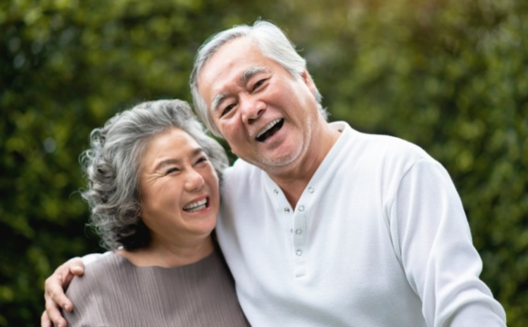 Cười nhiều cải thiện trí nhớ cực tốt cho người cao tuổi