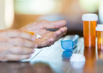 Một số thuốc không kê đơn trị mất ngủ cho người cao tuổi