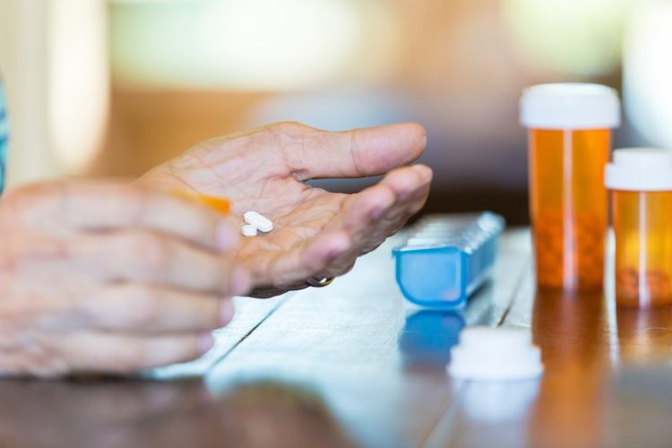 Một số thuốc không kê đơn trị mất ngủ cho người cao tuổi